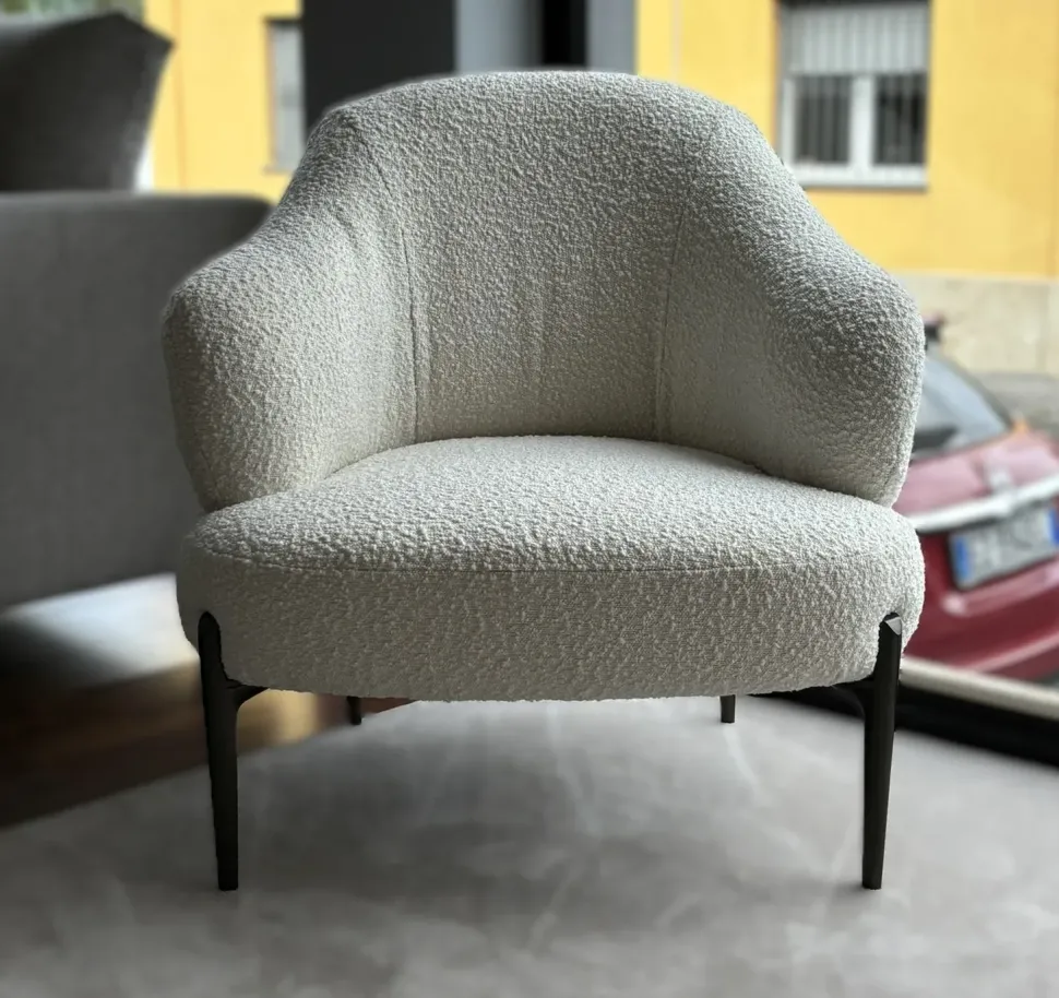 Poltrona con seduta fissa Poltroncina squadrata tosca di design Artigianale a prezzo Outlet