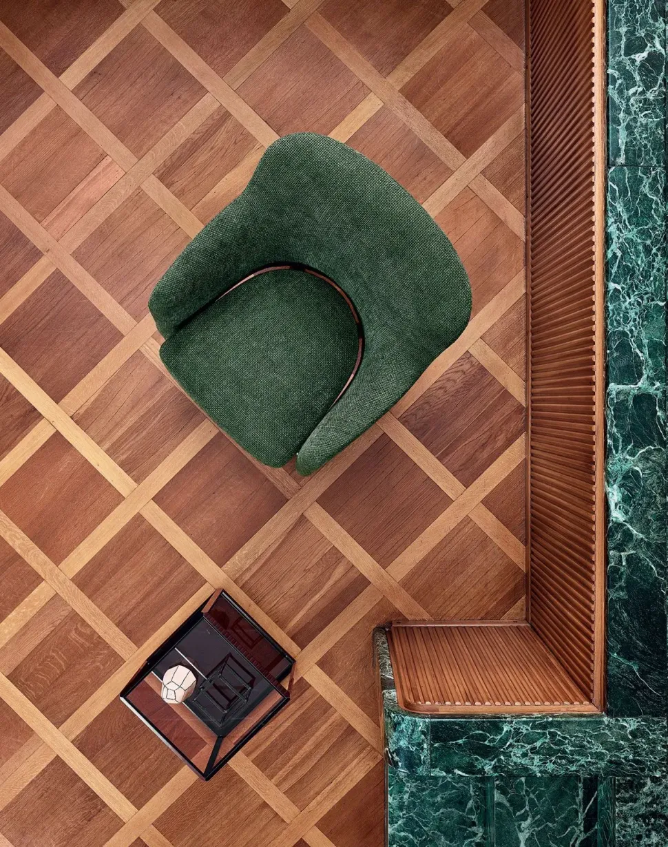 Poltrona con seduta fissa D.151.4 Molteni & c in Offerta Outlet