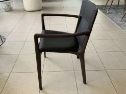 Poltrona con seduta fissa Isadora Poltrona frau a prezzo scontato