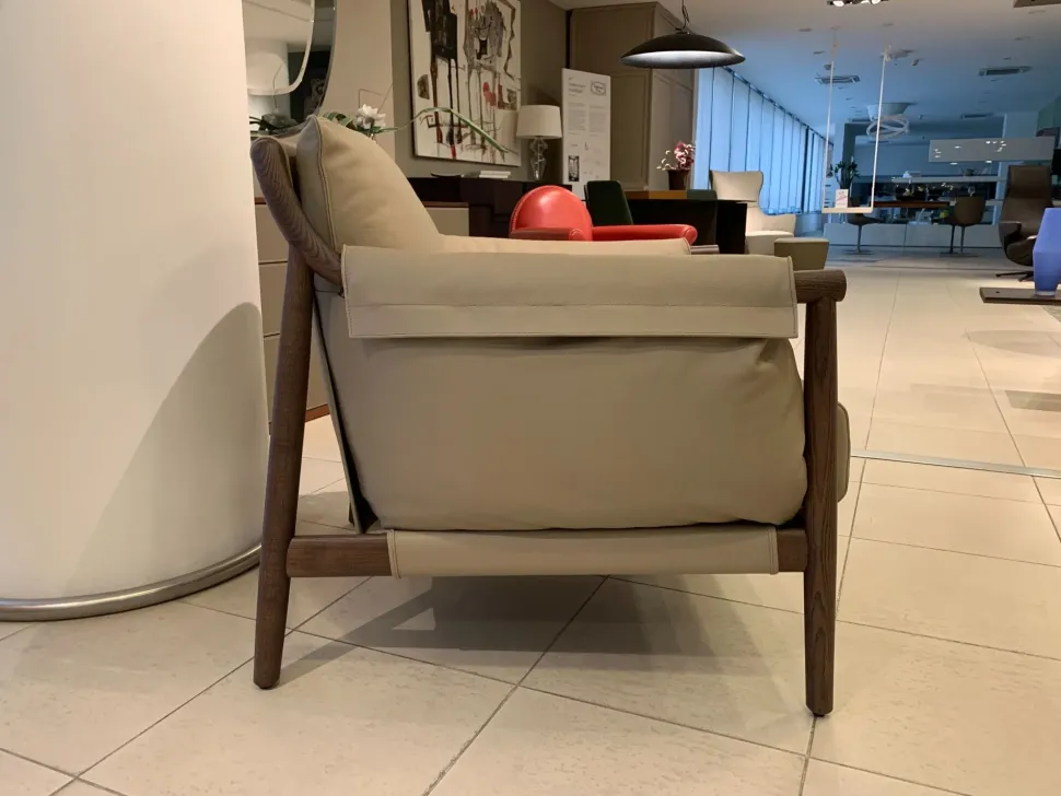 Poltrona con seduta fissa Times lounge Poltrona frau in Offerta Outlet