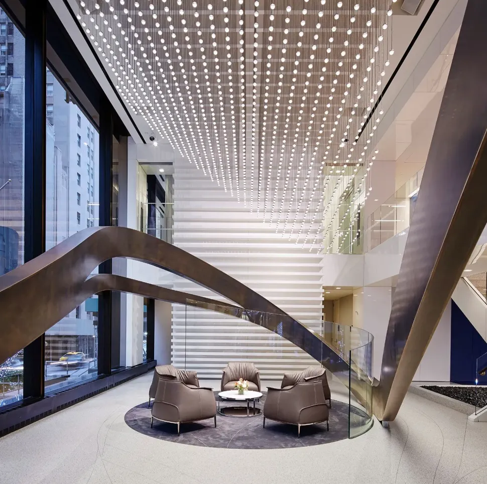 Poltrona con seduta fissa Archibald Poltrona frau a prezzo scontato