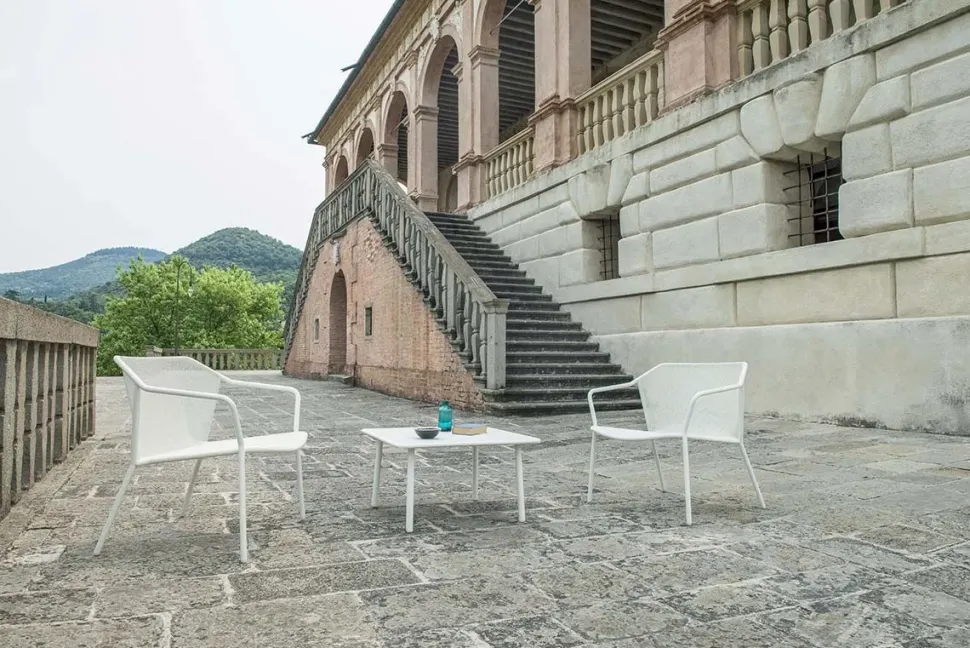 Poltrona darwin da esterni Emu a prezzo scontato