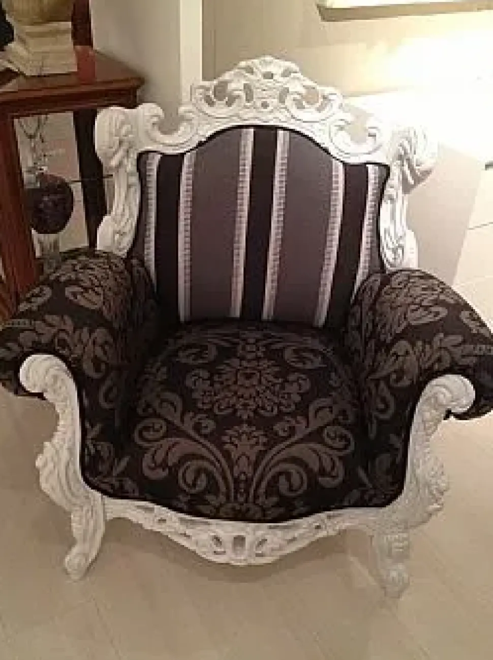 Poltrona in stile Classico Con seduta fissa a prezzi outlet