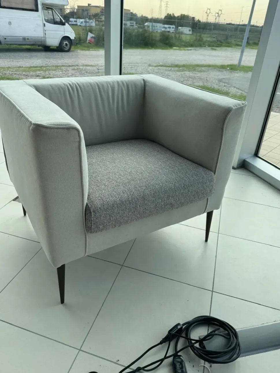 Poltrona in stile moderna Flo Artigianale in Offerta Outlet