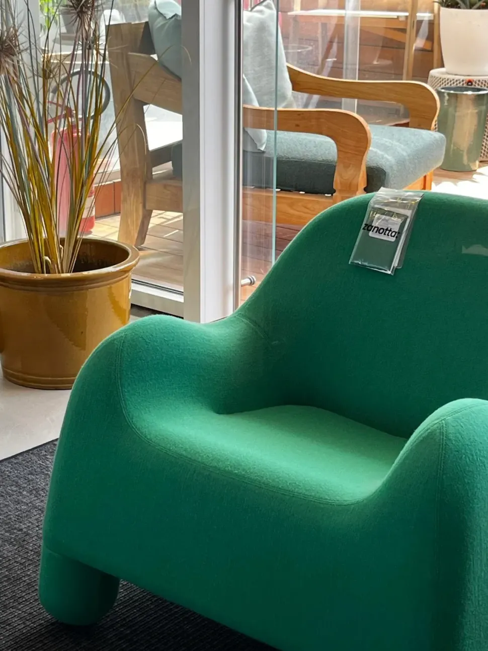 Poltrona in Tessuto Gomma Zanotta in Offerta Outlet