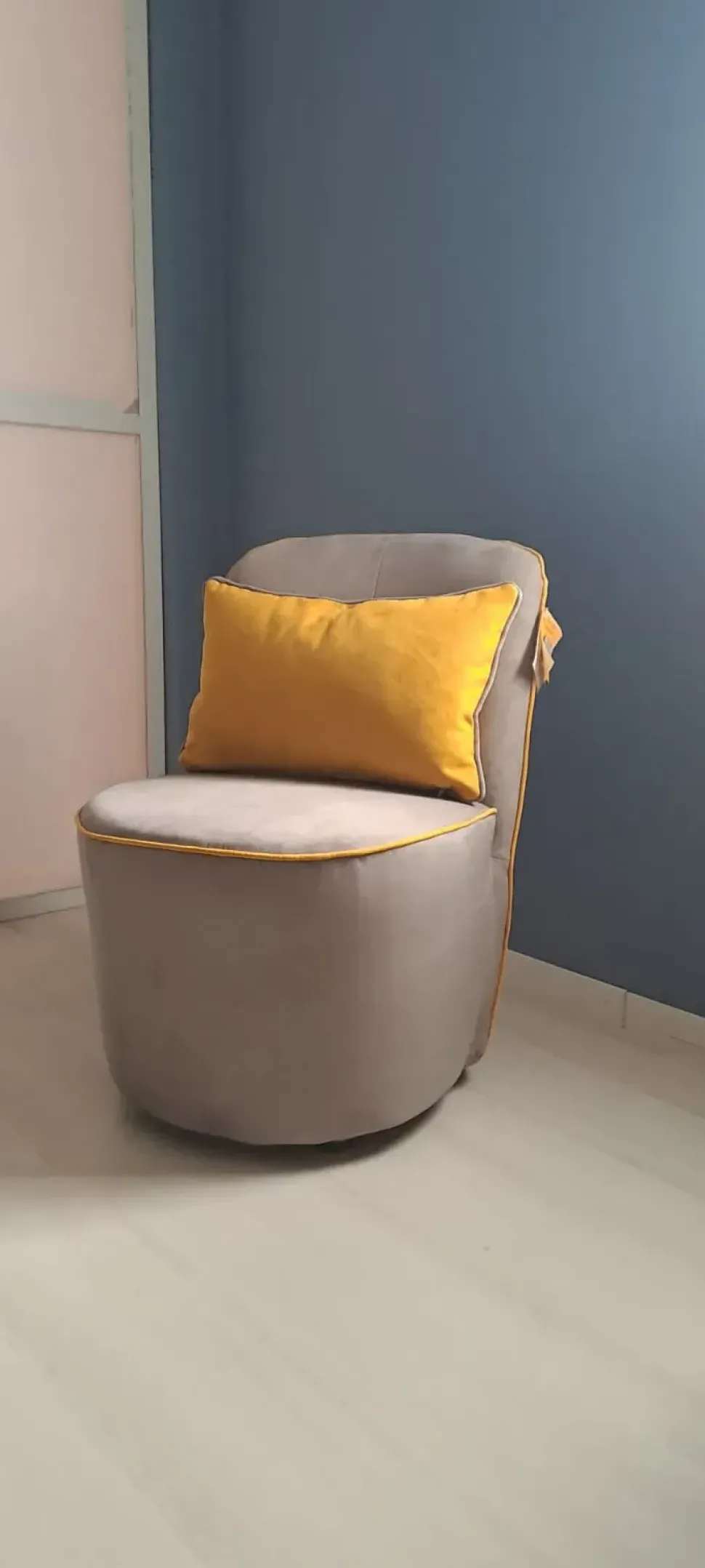 Poltrona Meggy Le comfort in Tessuto SCONTATA