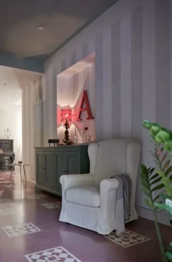 Poltrona Poltrona bergère modello adir con balza,rivestita in tessuto,in promo-sconto del 50% Excò in Tessuto SCONTATA