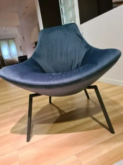 Poltroncina modello Thelma Doimo salotti in Tessuto a prezzo scontato