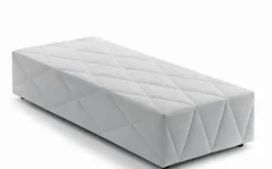 Pouf in ecopelle Pouf letto a marchio Samoa a prezzo scontato