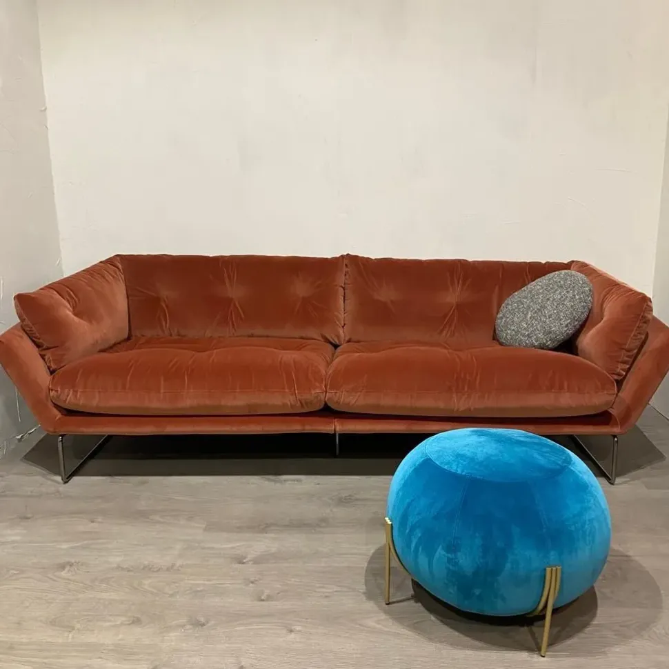 Pouf in tessuto Geo a marchio Saba a prezzo ribassato