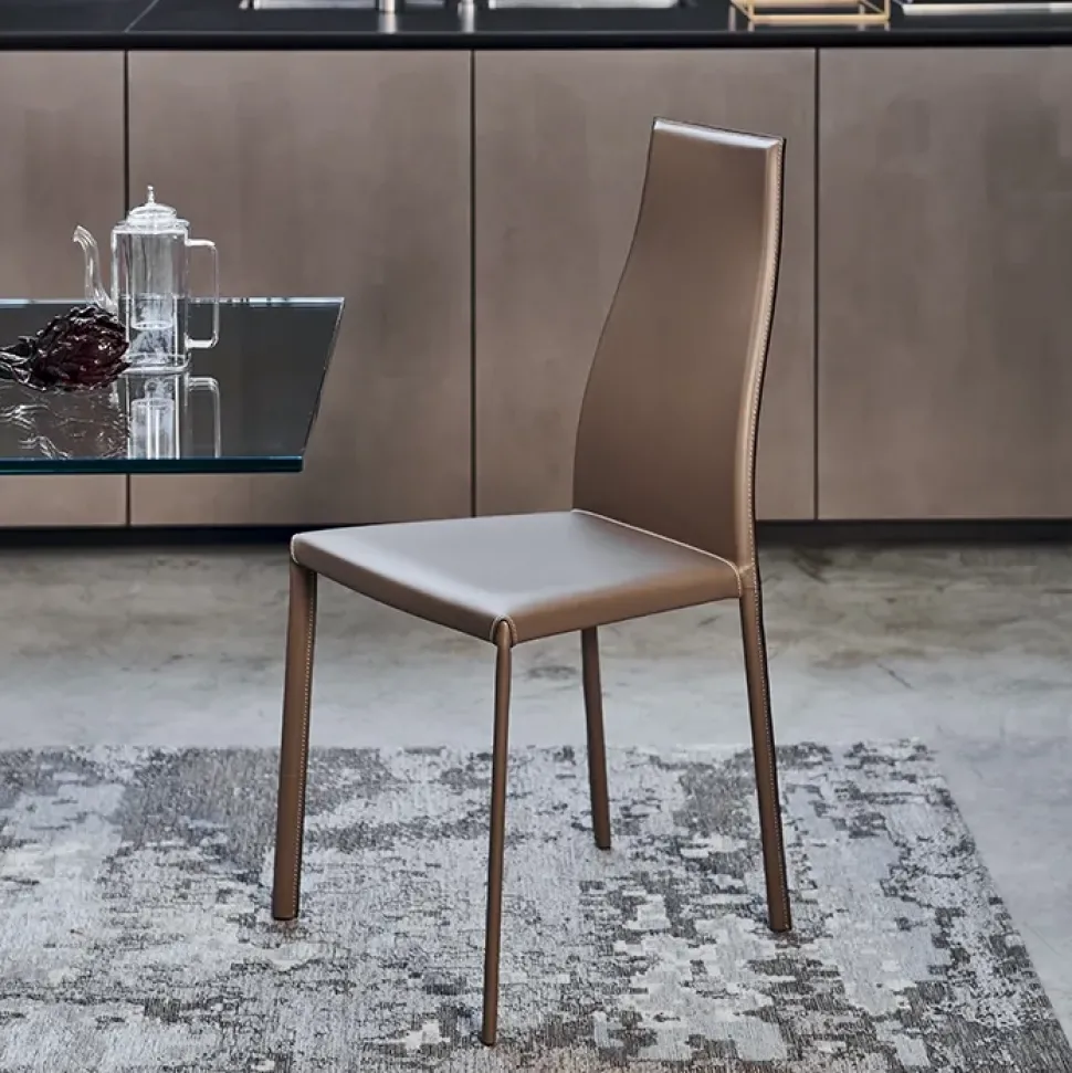 Progettista interni: Kaori Cattelan Italia. Sedia da soggiorno a prezzo scontato.