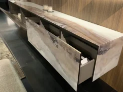 Richiedi ora il prezzo della parete attrezzata Materia 36e8 + glass storage di Lago