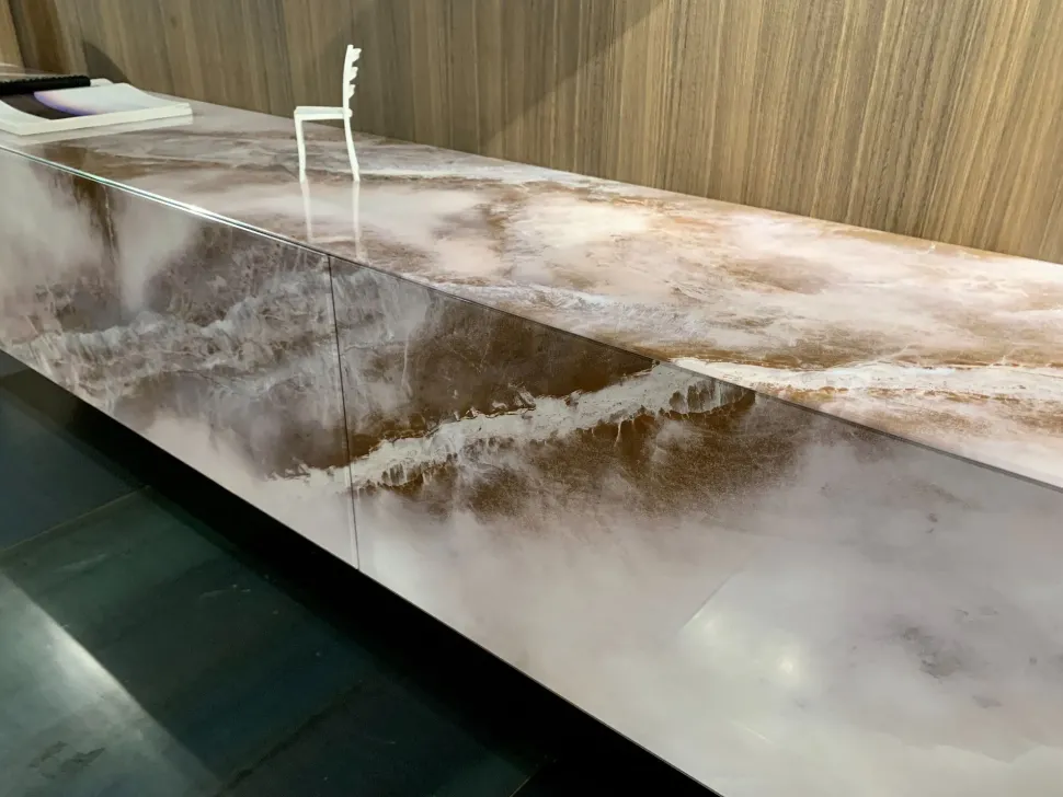 Richiedi ora il prezzo della parete attrezzata Living materia alabastro di Lago