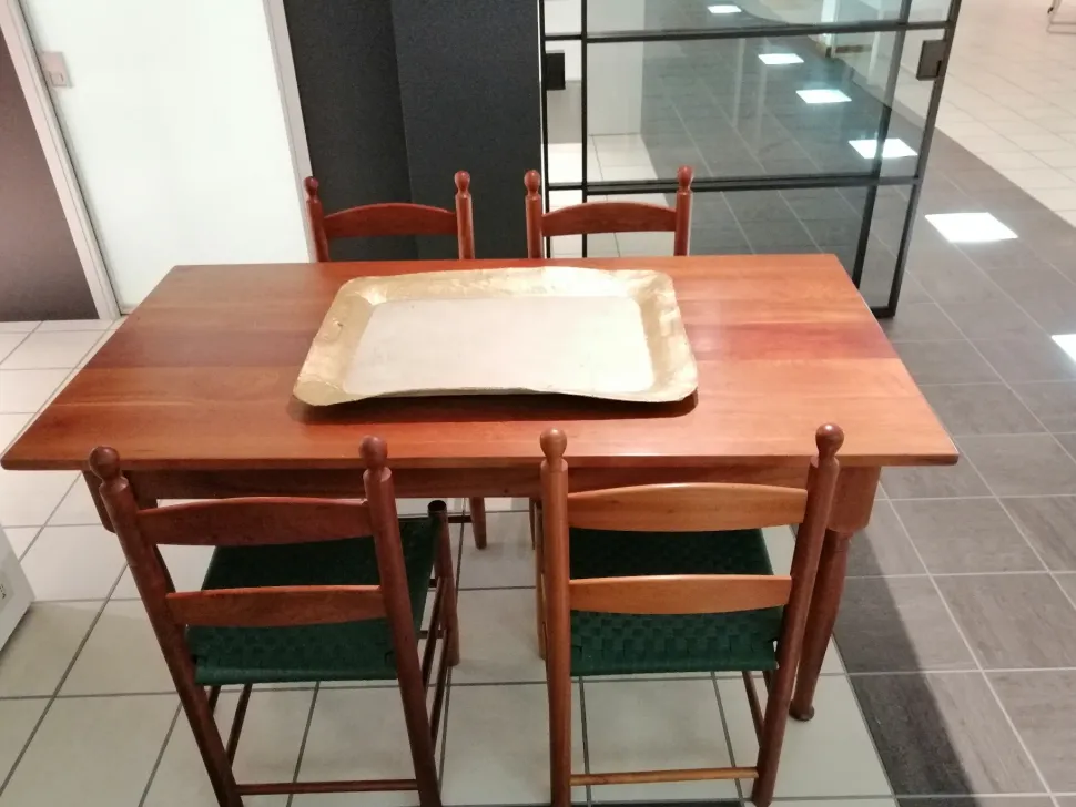 Scopri il Tavolo Riva 1920 con 4 sedie, prezzo OUTLET -55%!