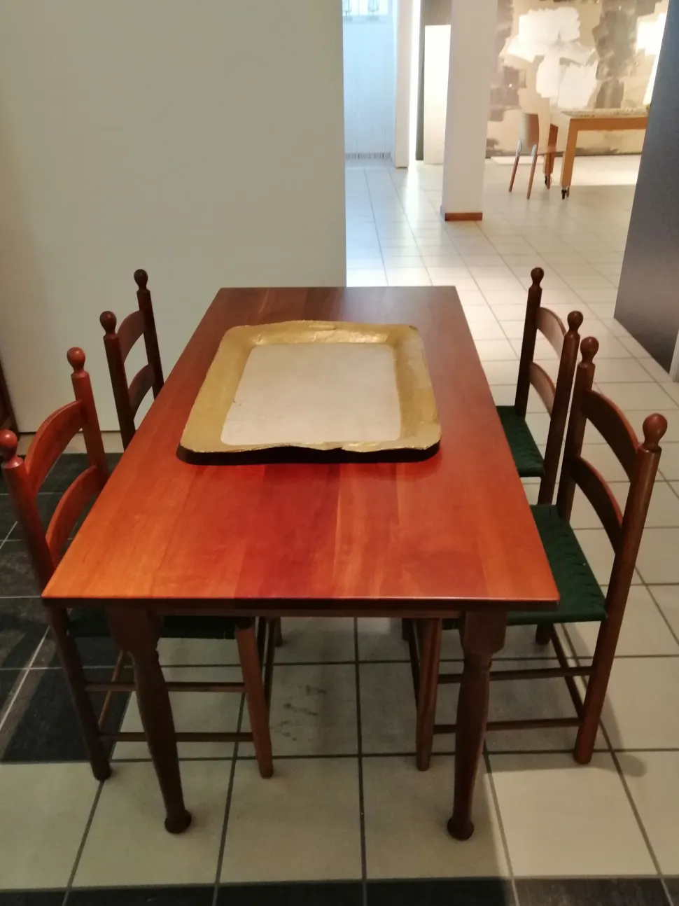 Scopri il Tavolo Riva 1920 con 4 sedie, prezzo OUTLET -55%!