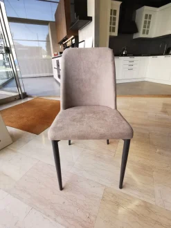 Scopri la sedia poltroncina Margie di Friulsedie a prezzo scontato!