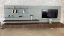 Scopri l'Offerta Outlet del Soggiorno Lampo di Sangiacomo, in laccato opaco. Un'idea di stile per l'architetto.