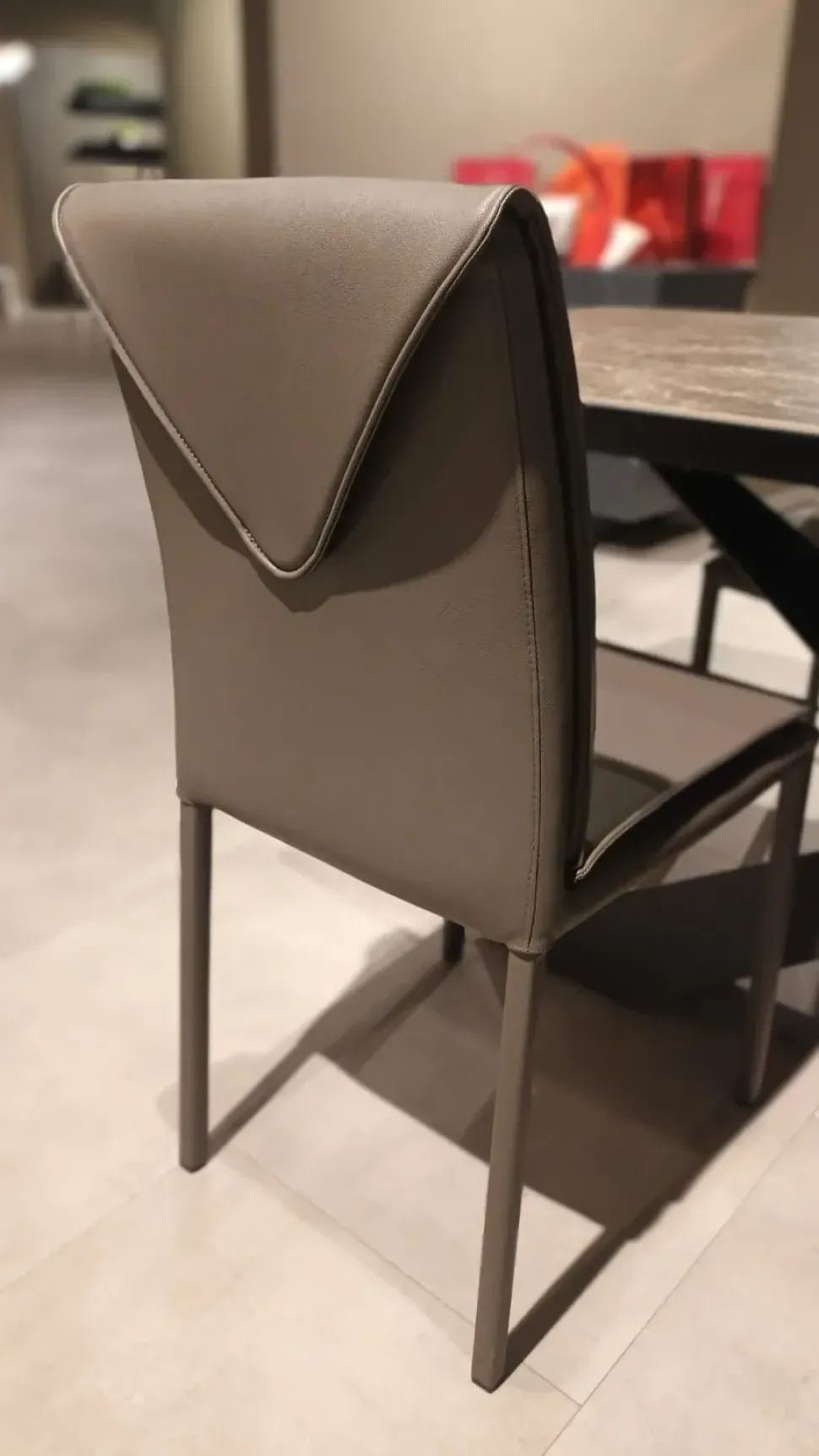 Sedia con schienale alto Set 4 sedie boys di Ozzio in Offerta Outlet