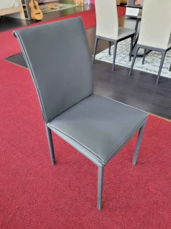 Sedia con schienale medio Boys Ozzio a prezzo ribassato