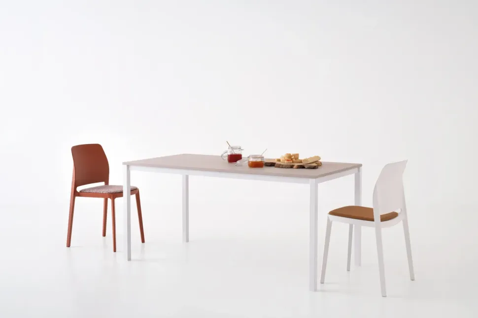 Sedia con schienale medio Tipa imbottita di Pointhouse in Offerta Outlet