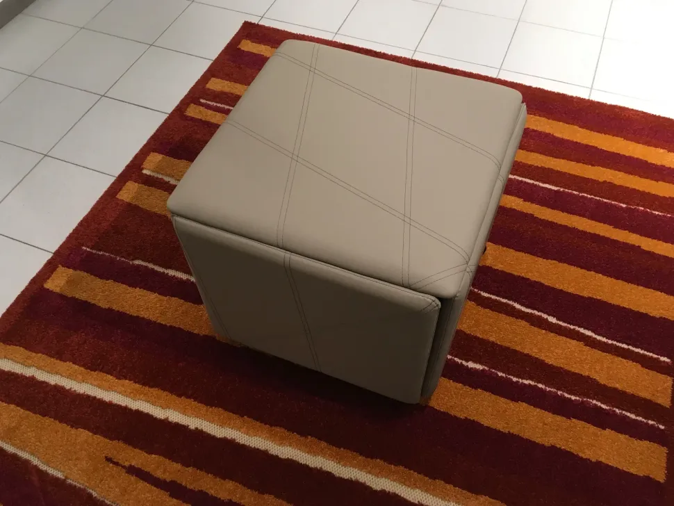 Sedia da soggiorno Cubics pouff Ozzio a prezzo scontato