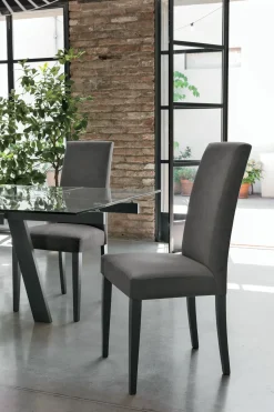 Sedia da soggiorno realizzata in legno Lugano di Target point