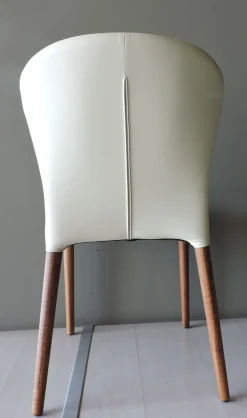 Sedia di Porada modello Astrid da soggiorno in offerta -40%