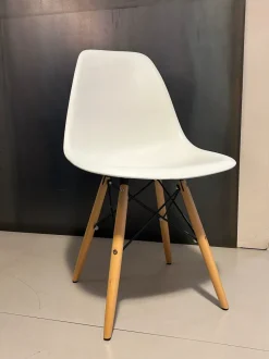 Sedia Eames Sigerico a prezzo scontato