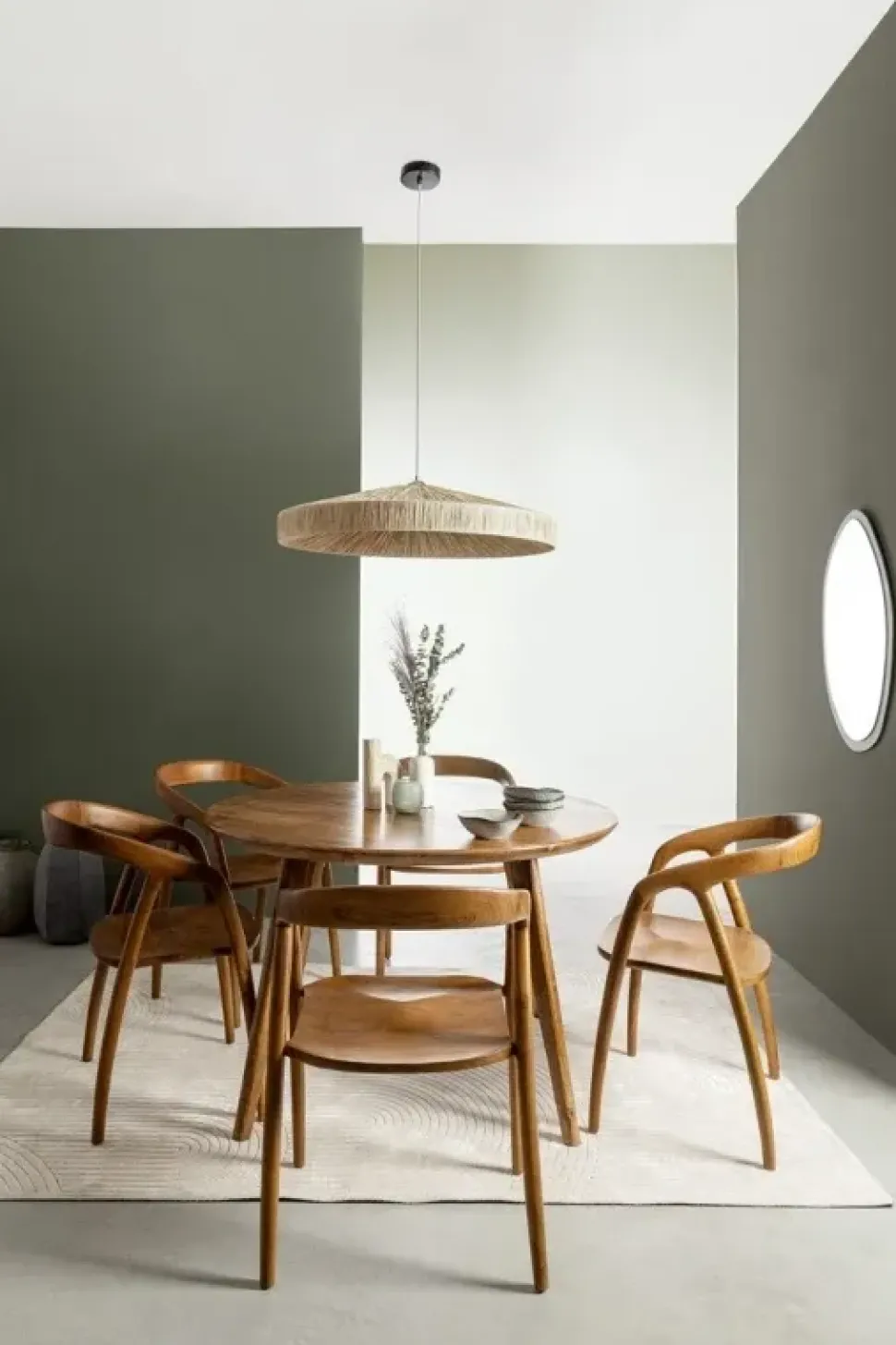 Sedia in legno con braccioli Sedia in legno modello dotty scontata