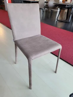 Sedia in pelle con schienale medio Lunette atelier scontata