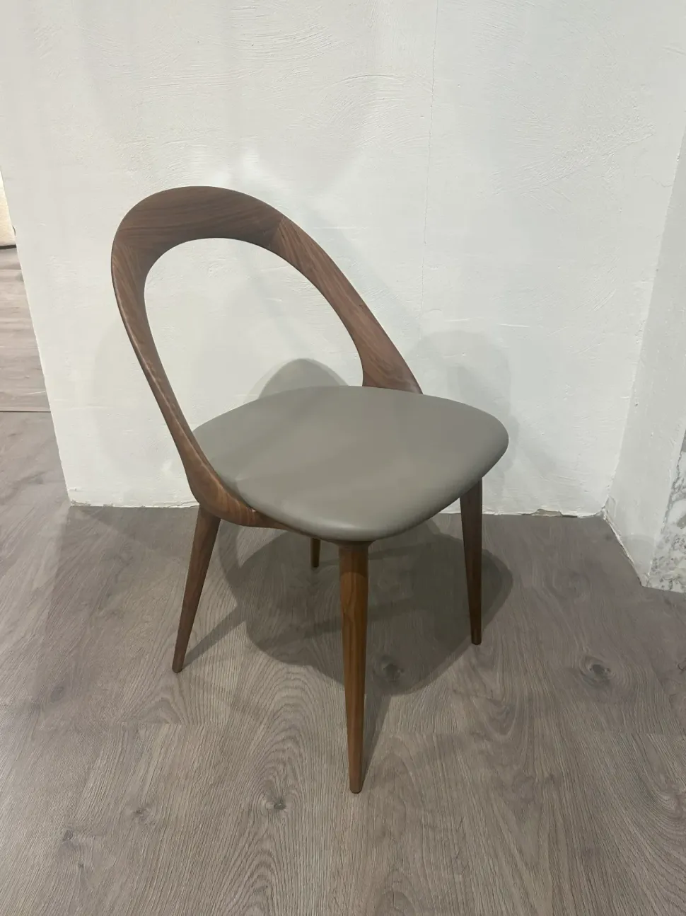 Sedia modello Ester a marchio Porada scontata del 50%