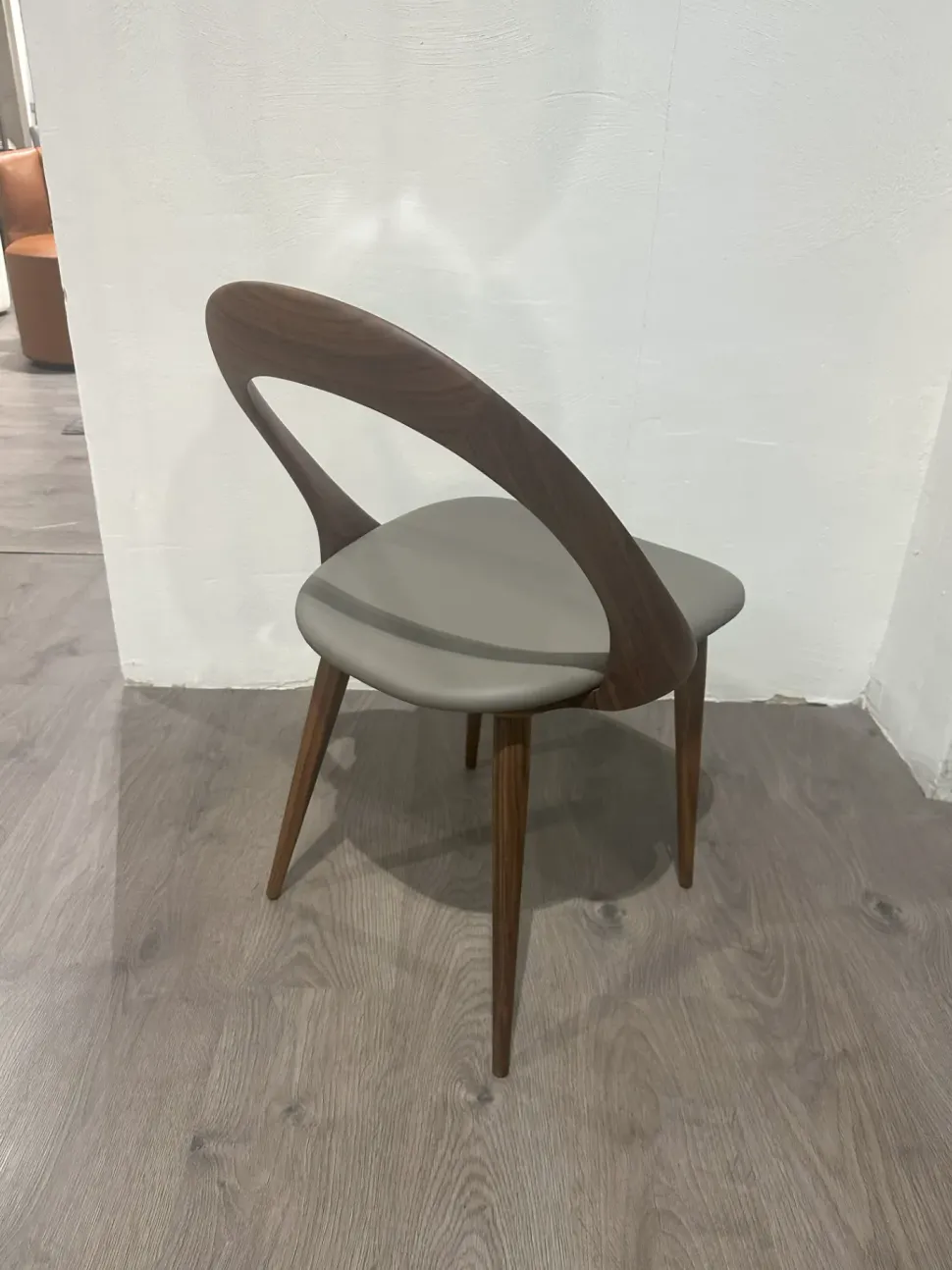 Sedia modello Ester a marchio Porada scontata del 50%