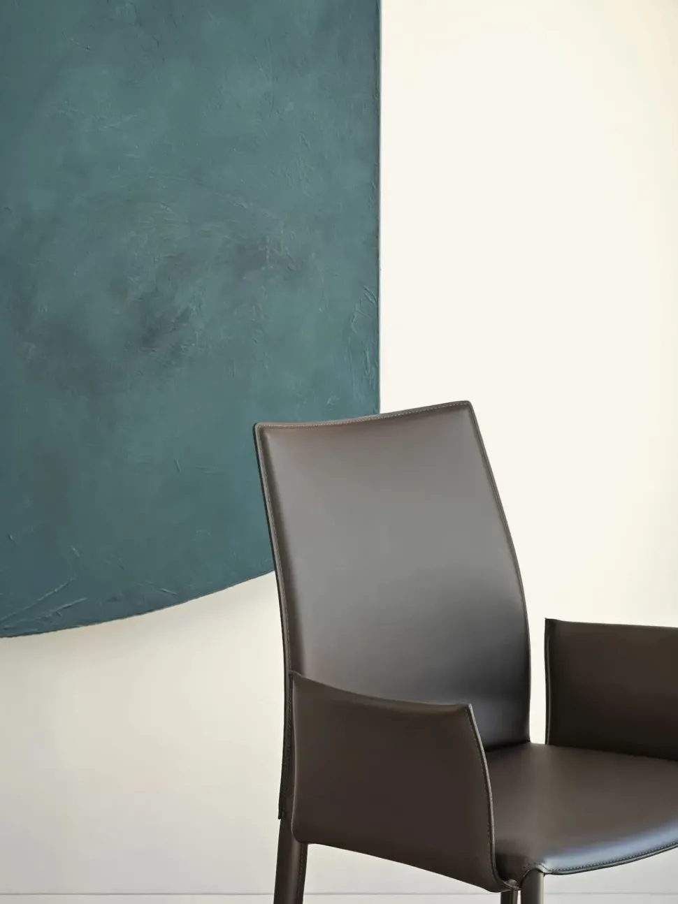 Sedia modello Linda con braccioli di Bontempi