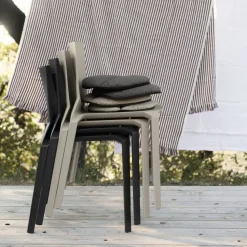 Sedia modello Plana a marchio Kristalia scontata del 16%