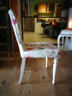 Sedia Sedia in legno rivestita in stoffa  di Callesella in OFFERTA OUTLET -66%