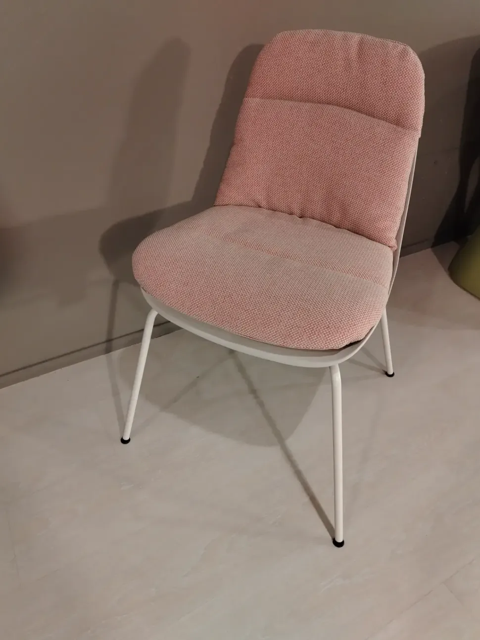 Sedia Sedie elephantino da cucina realizzata in plastica scontata del 21%