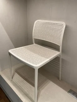 Sedia senza braccioli Audrey  bianca Kartell a prezzo Outlet