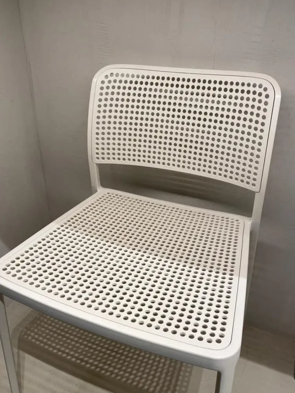 Sedia senza braccioli Audrey bianca Kartell a prezzo Outlet