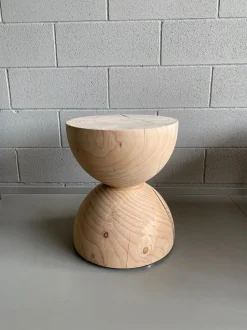 Sgabello con base centrale Clessidra Riva 1920 con forte sconto