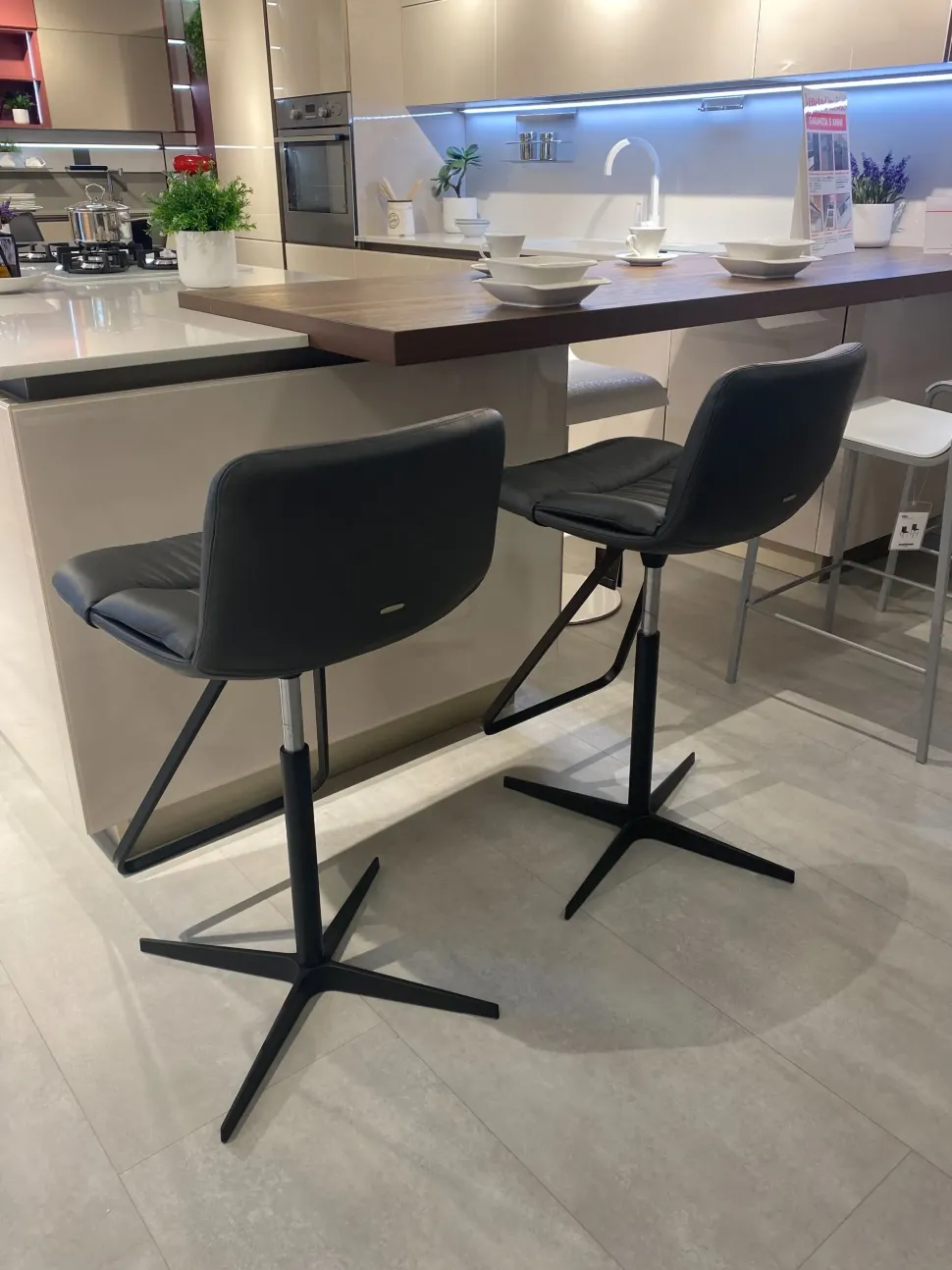 Sgabello da soggiorno Alez Cattelan italia a prezzo scontato