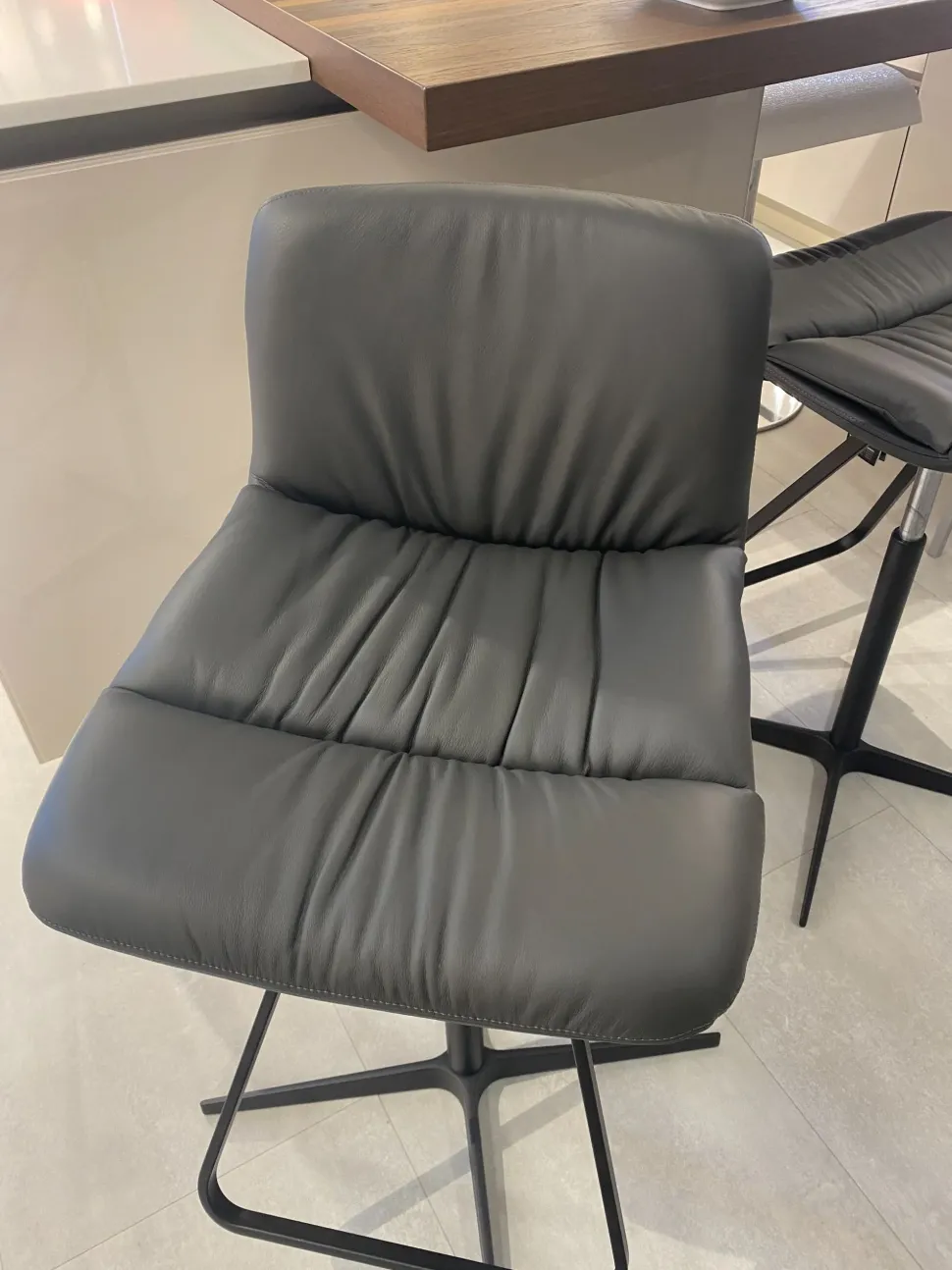 Sgabello da soggiorno Alez Cattelan italia a prezzo scontato