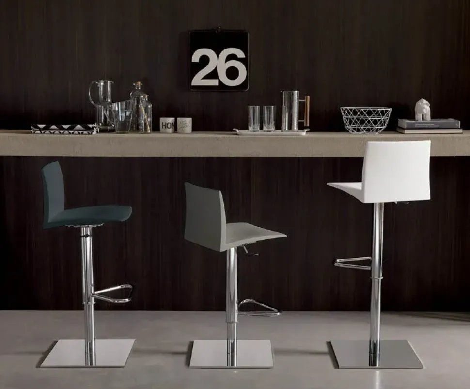 Sgabello Jungle Ozzio con base centrale in offerta