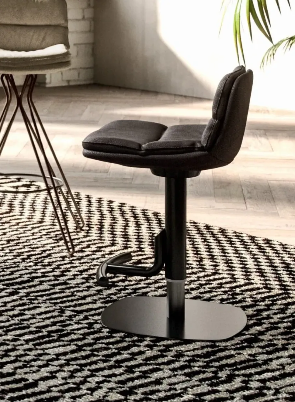 Sgabello regolabile in altezza Morfeo Ozzio a prezzo scontato