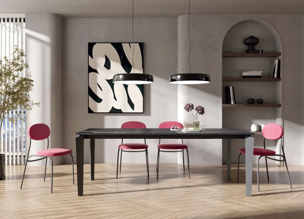 Tavolo Artigianale Celio, sedie scontate. Per arredare con stile.