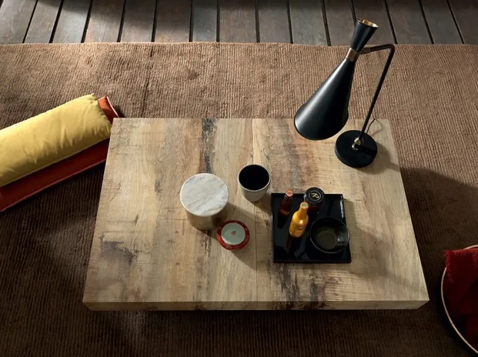 Tavolo Assist Altacom in legno rettangolare, allungabile e dal design moderno.