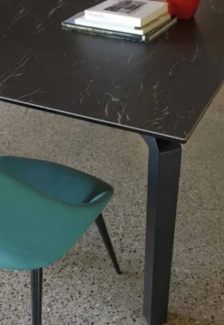 Tavolo Atlante * di La seggiola scontato del 30%