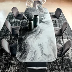 Tavolo Cattelan Italia in vetro sagomato, prezzo outlet! Lunghezza max 50.