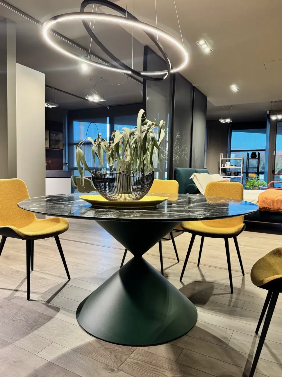 Tavolo Clessidra Midj in marmo Fisso scontato 40%