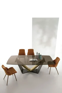 Tavolo con piano in altri materiali sagomato di Target point a PREZZO OUTLET