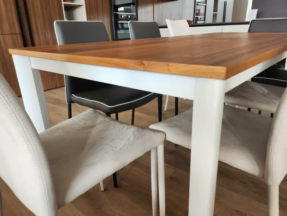 Tavolo con piano in legno rettangolare di Natisa a PREZZO OUTLET